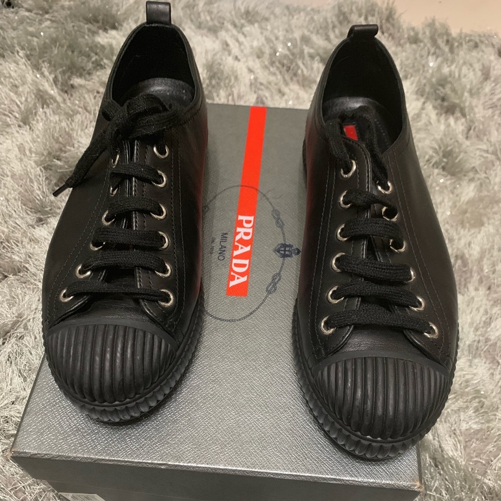 AUTHENTIC BLACK PRADA SNEAKERS!!!!! SIZE 7